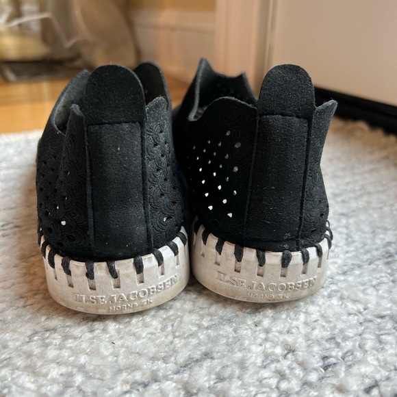 Isle Jacobsen Tulip Black Slip On Women’s Loafer Shoes - Picture 4 of 11